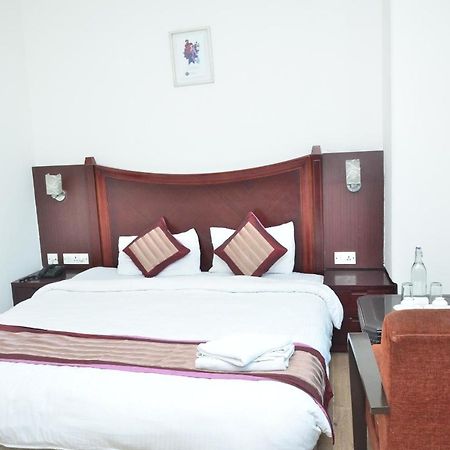 גורגאון Ddr Hotel Residency מראה חיצוני תמונה