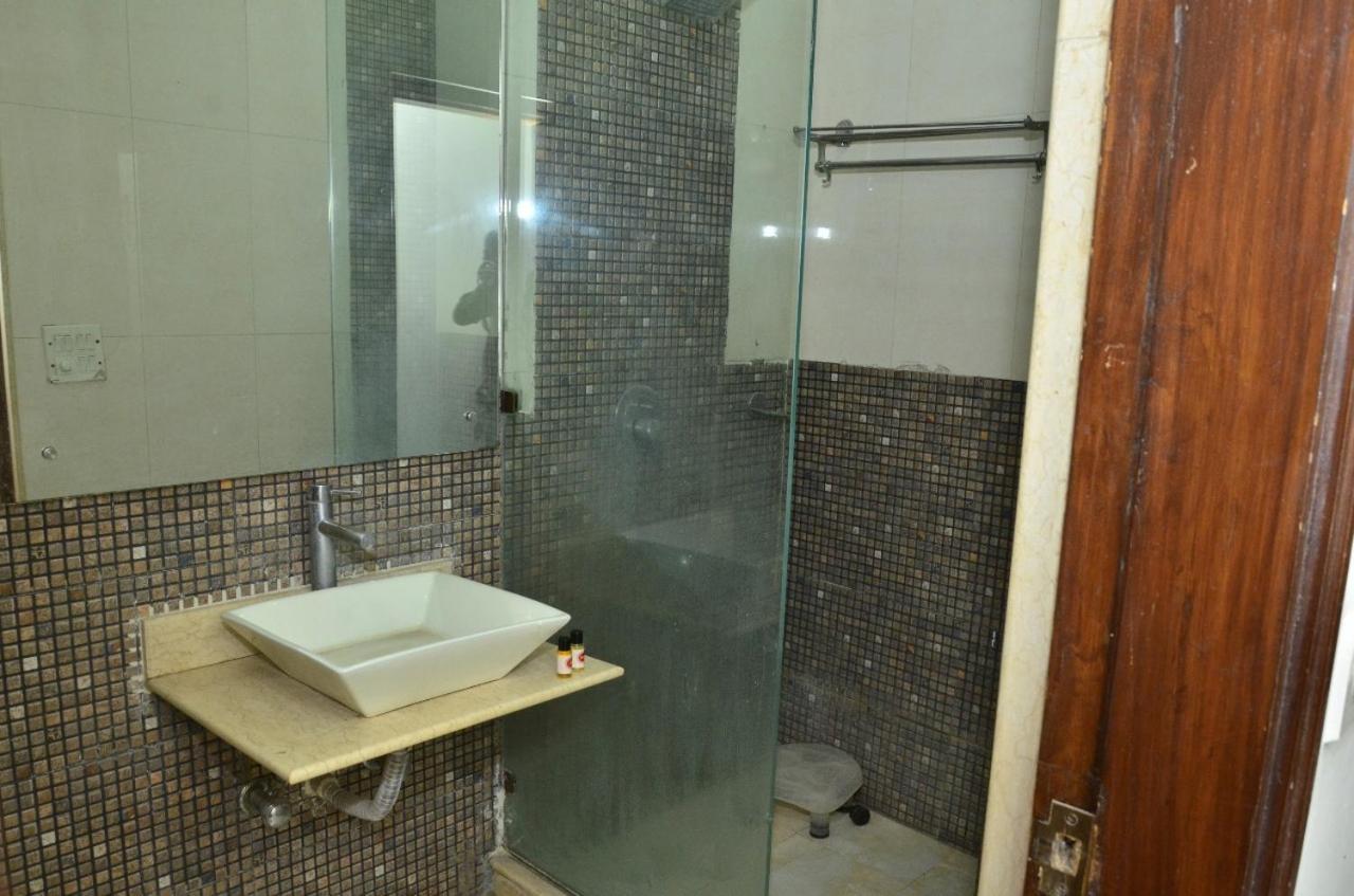 גורגאון Ddr Hotel Residency מראה חיצוני תמונה