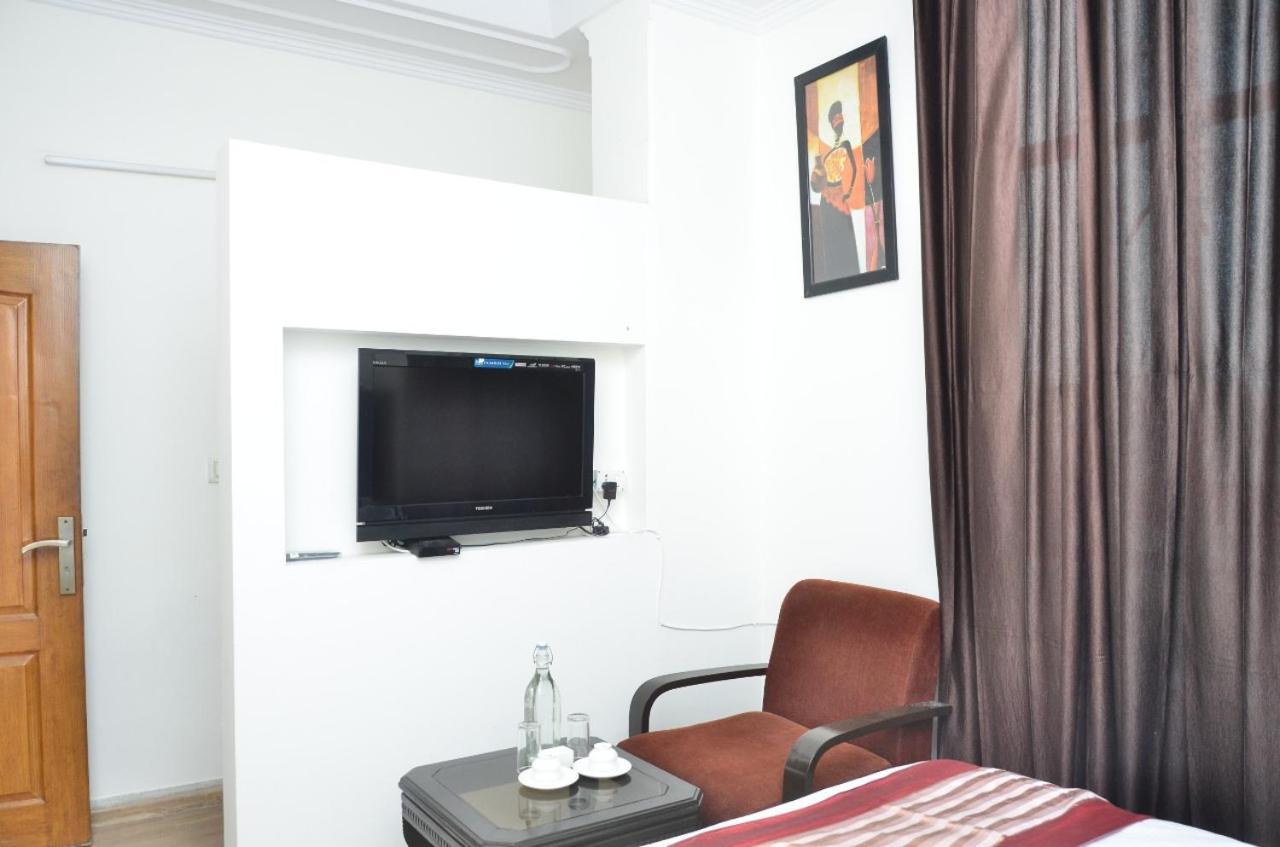 גורגאון Ddr Hotel Residency מראה חיצוני תמונה