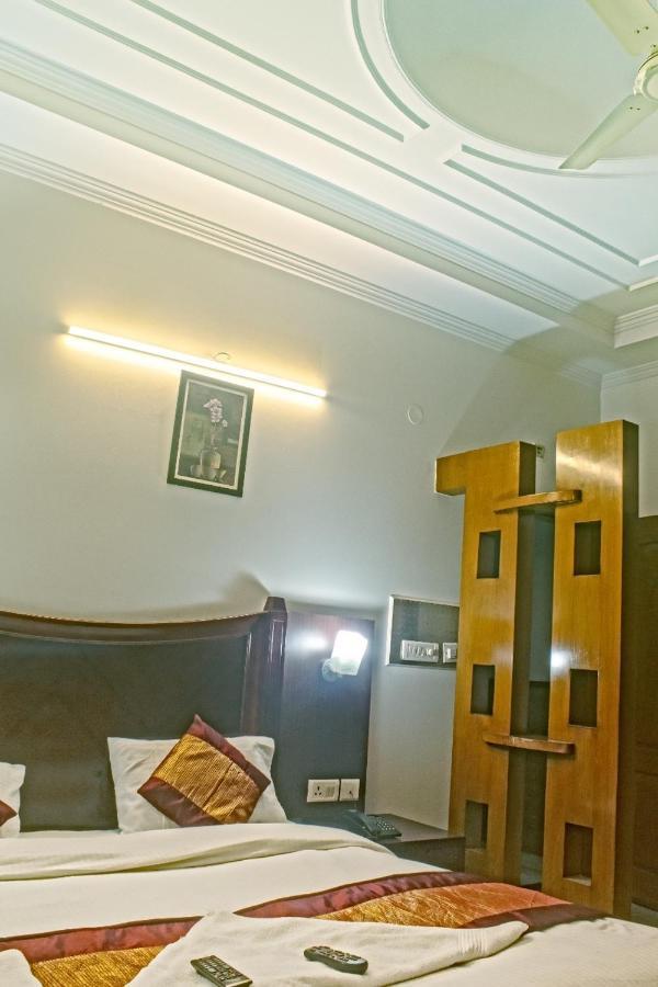 גורגאון Ddr Hotel Residency מראה חיצוני תמונה